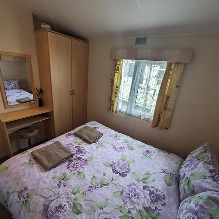 Meadow Lakes Caravan Golden Palm Chapel Saint Leonards Exterior photo