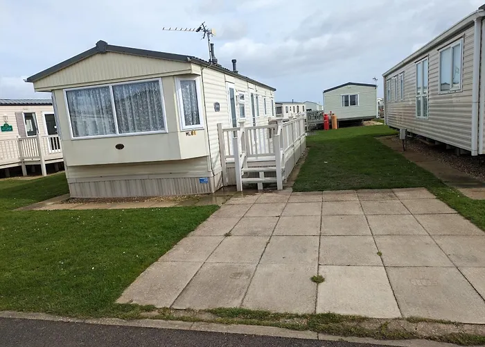 Meadow Lakes Caravan Golden Palm