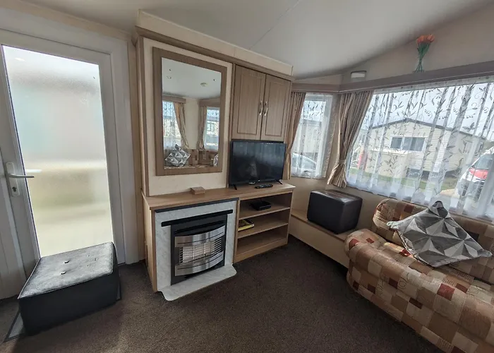 Meadow Lakes Caravan Golden Palm