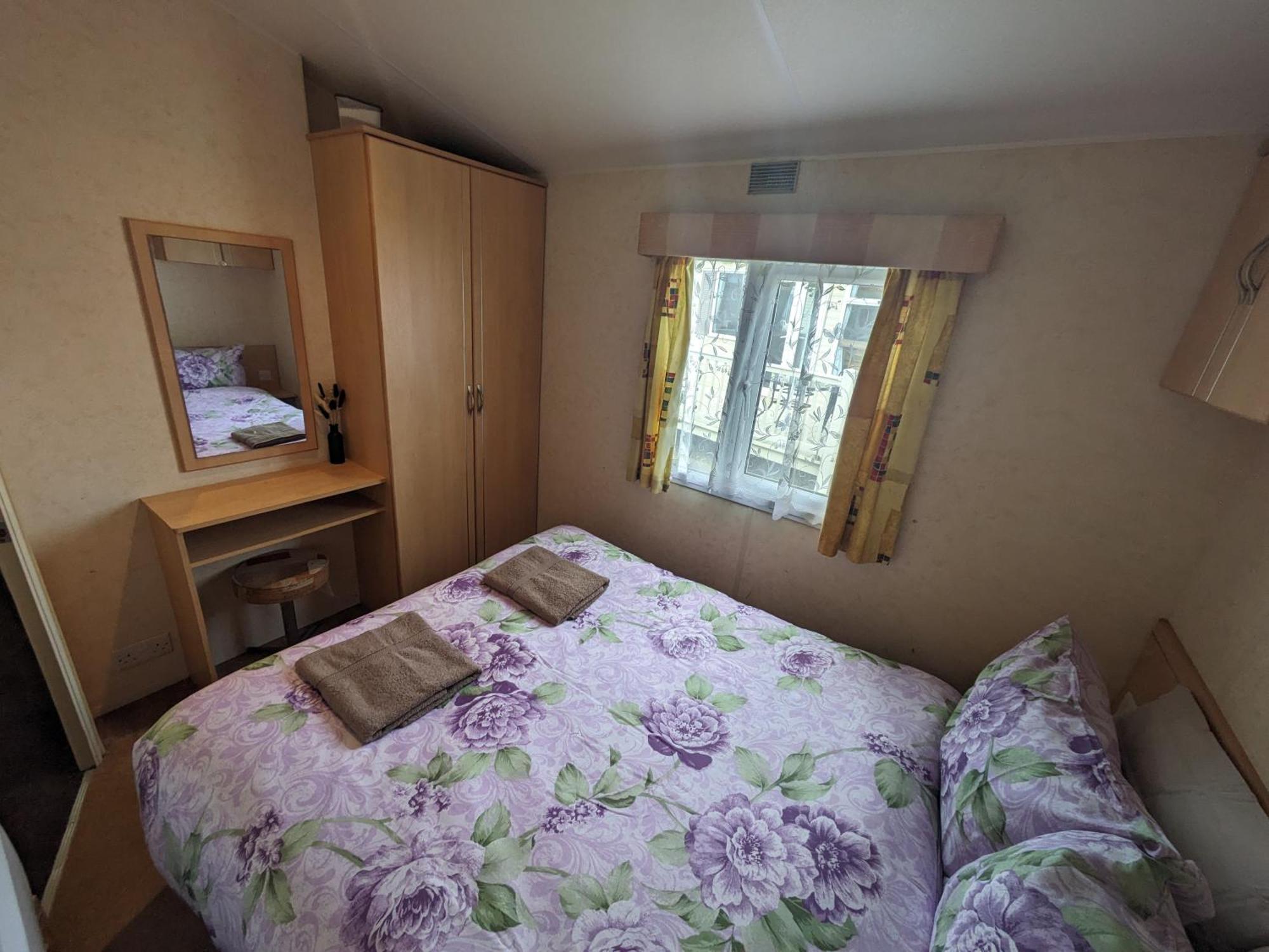 Meadow Lakes Caravan Golden Palm *